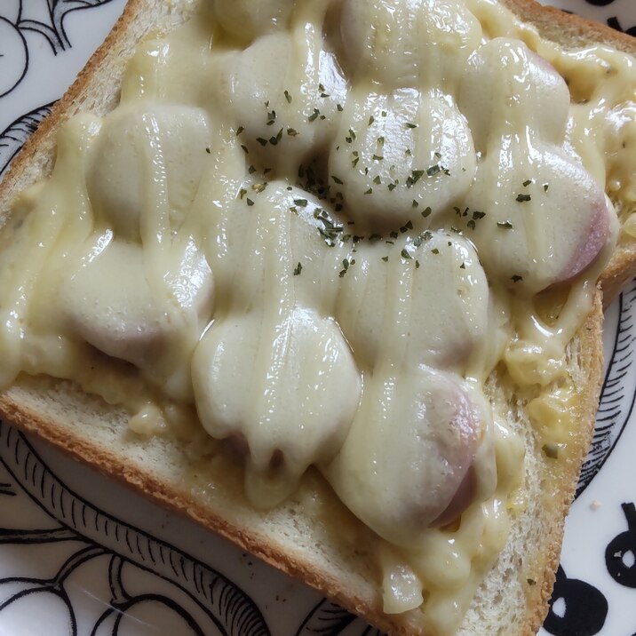 魚肉ソーセージとタルタルソースdeチーズトースト☆